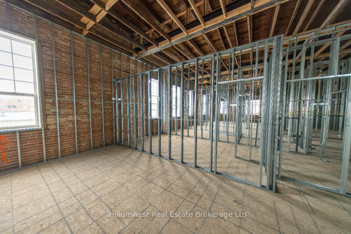 Photo 25 of 137 King Street E, Kitchener — HOMEH