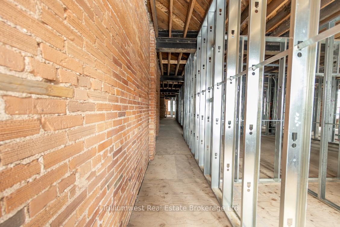 Photo 27 of 137 King Street E, Kitchener — HOMEH