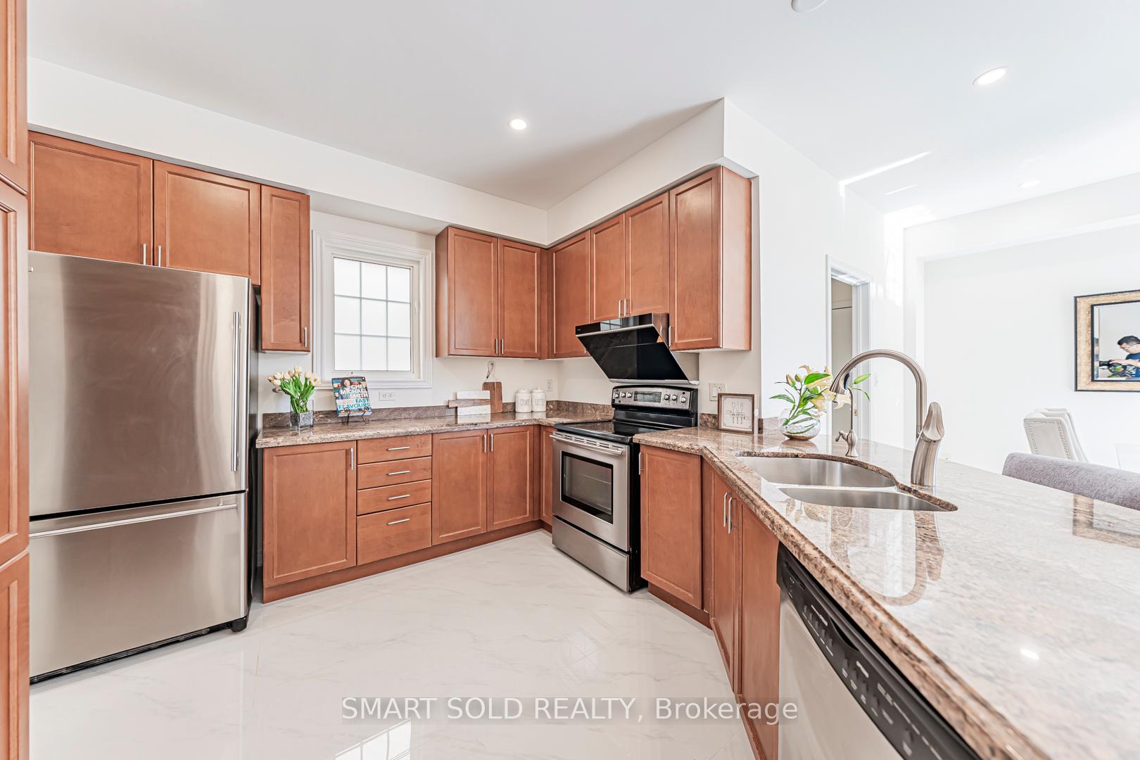 Photo 19 of 23 Bonheur Road, Markham, Cathedraltown — HOMEH