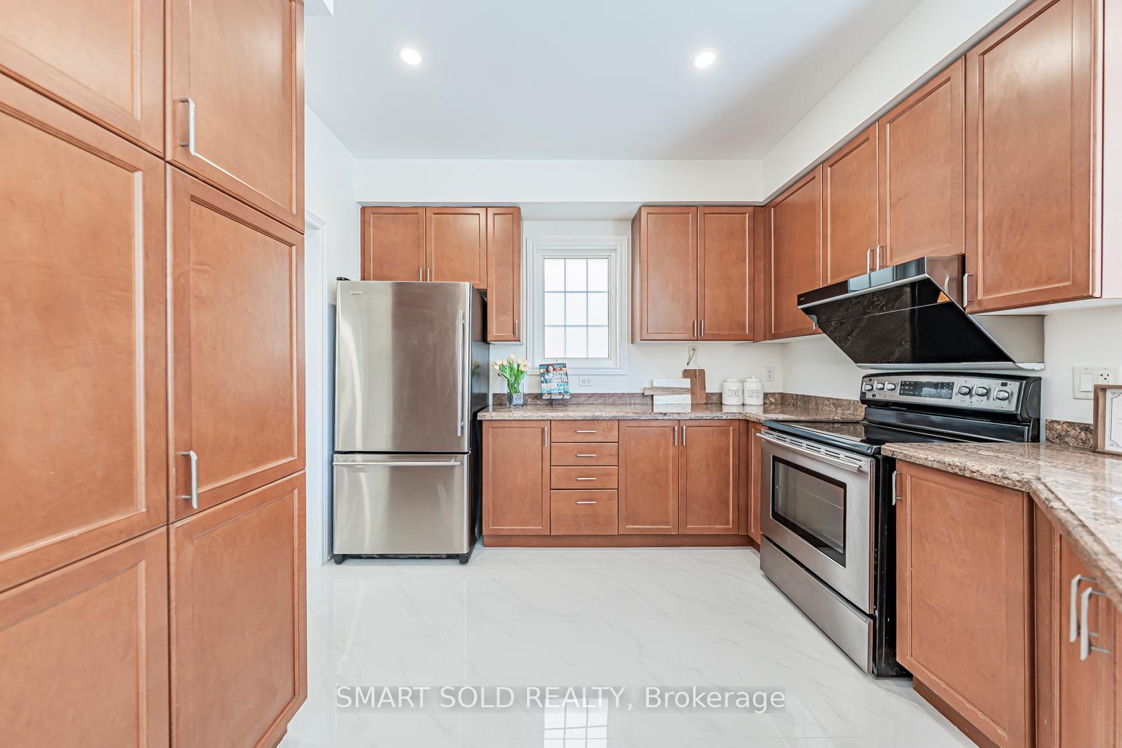 Photo 21 of 23 Bonheur Road, Markham, Cathedraltown — HOMEH