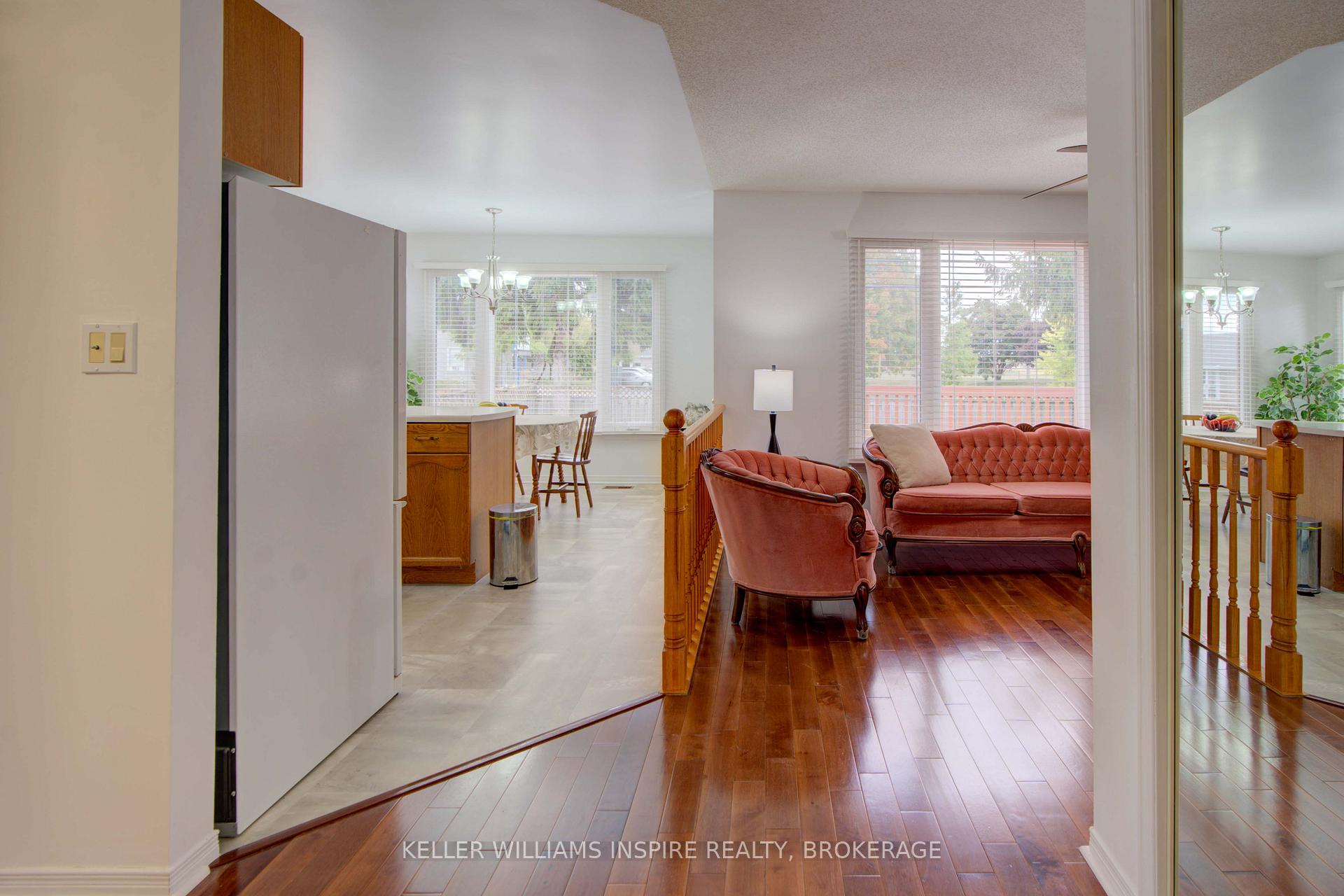 Photo 10 of 1056 Palmerston Crescent, Kingston, North of Taylor-Kidd Blvd — HOMEH