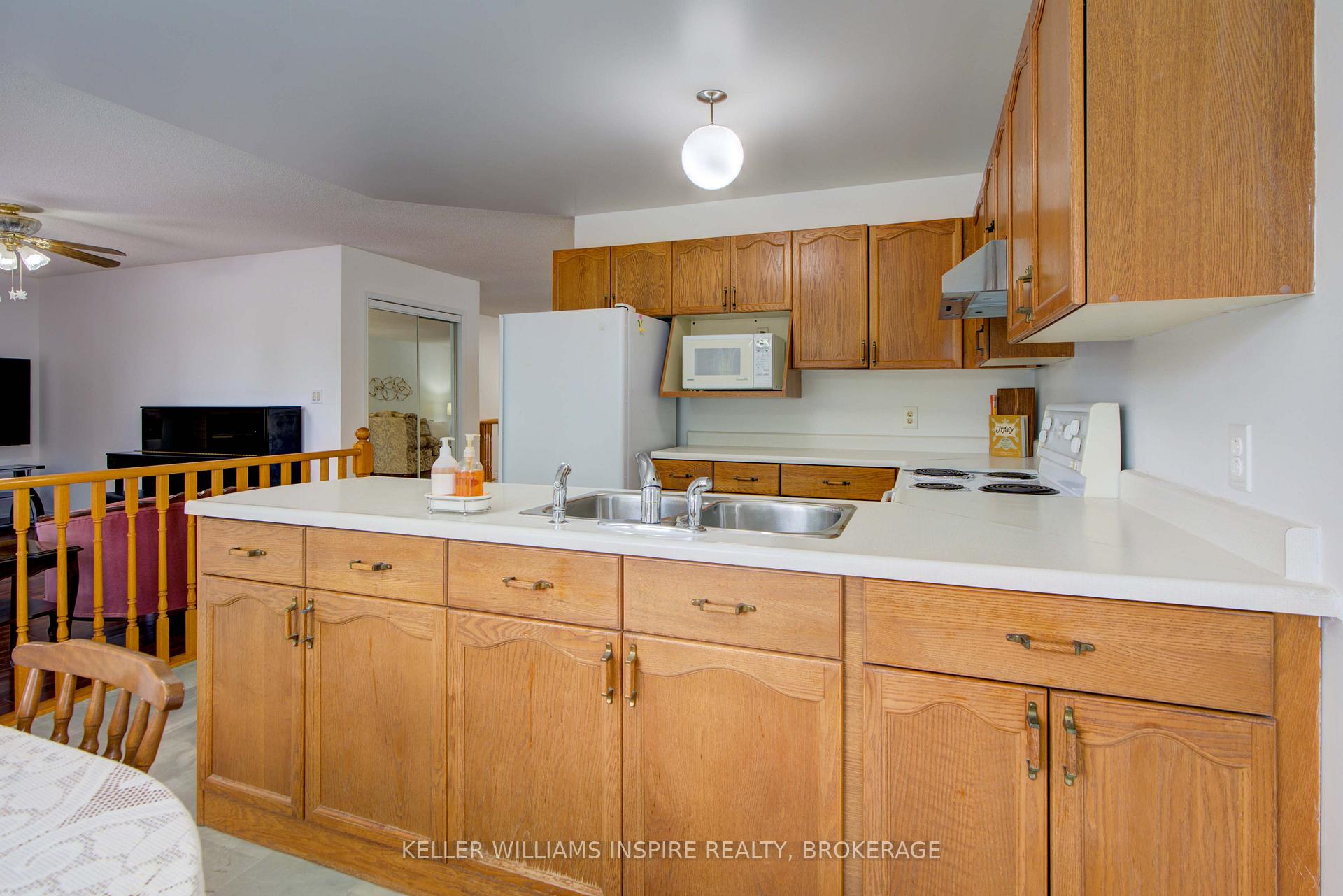 Photo 17 of 1056 Palmerston Crescent, Kingston, North of Taylor-Kidd Blvd — HOMEH