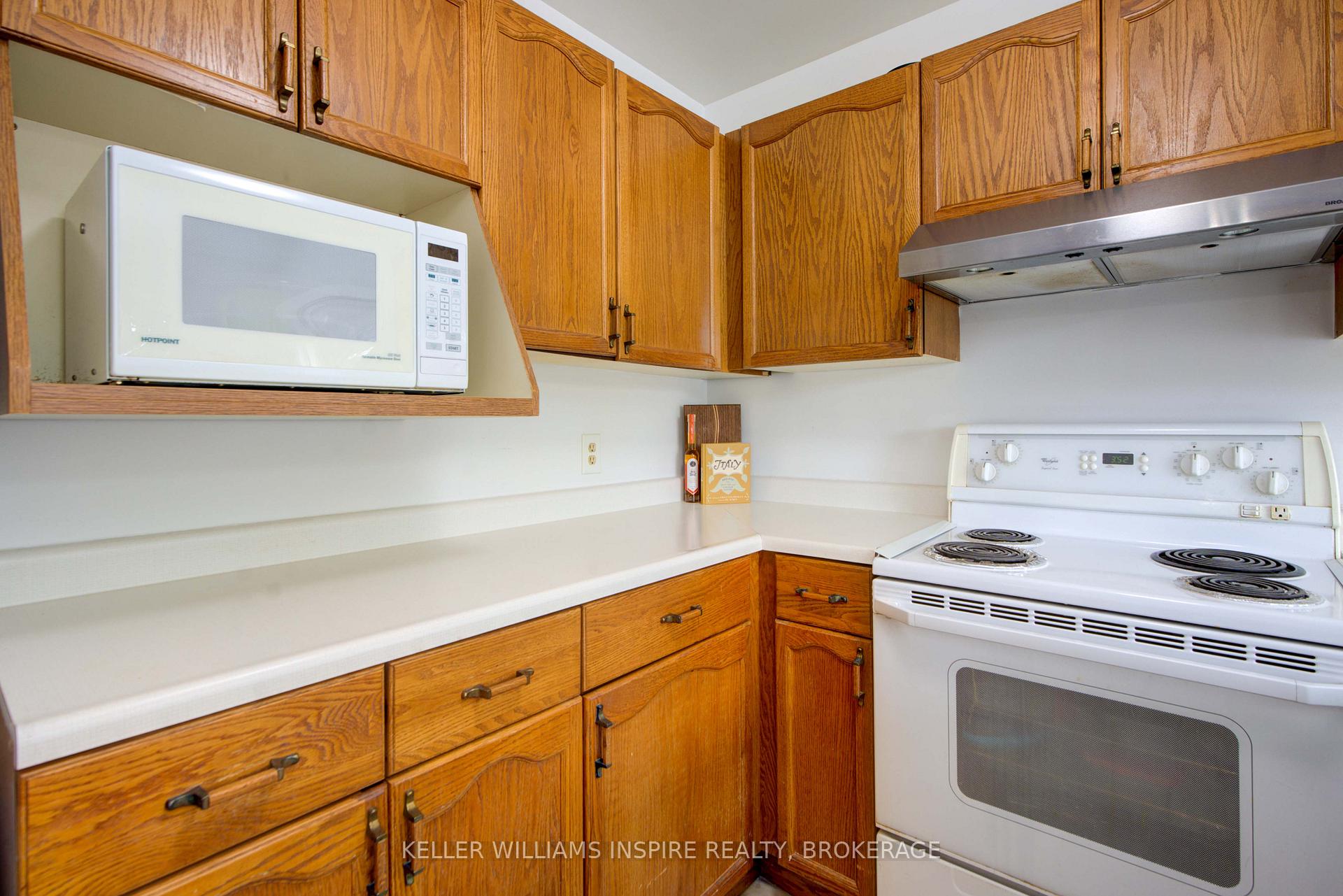 Photo 18 of 1056 Palmerston Crescent, Kingston, North of Taylor-Kidd Blvd — HOMEH