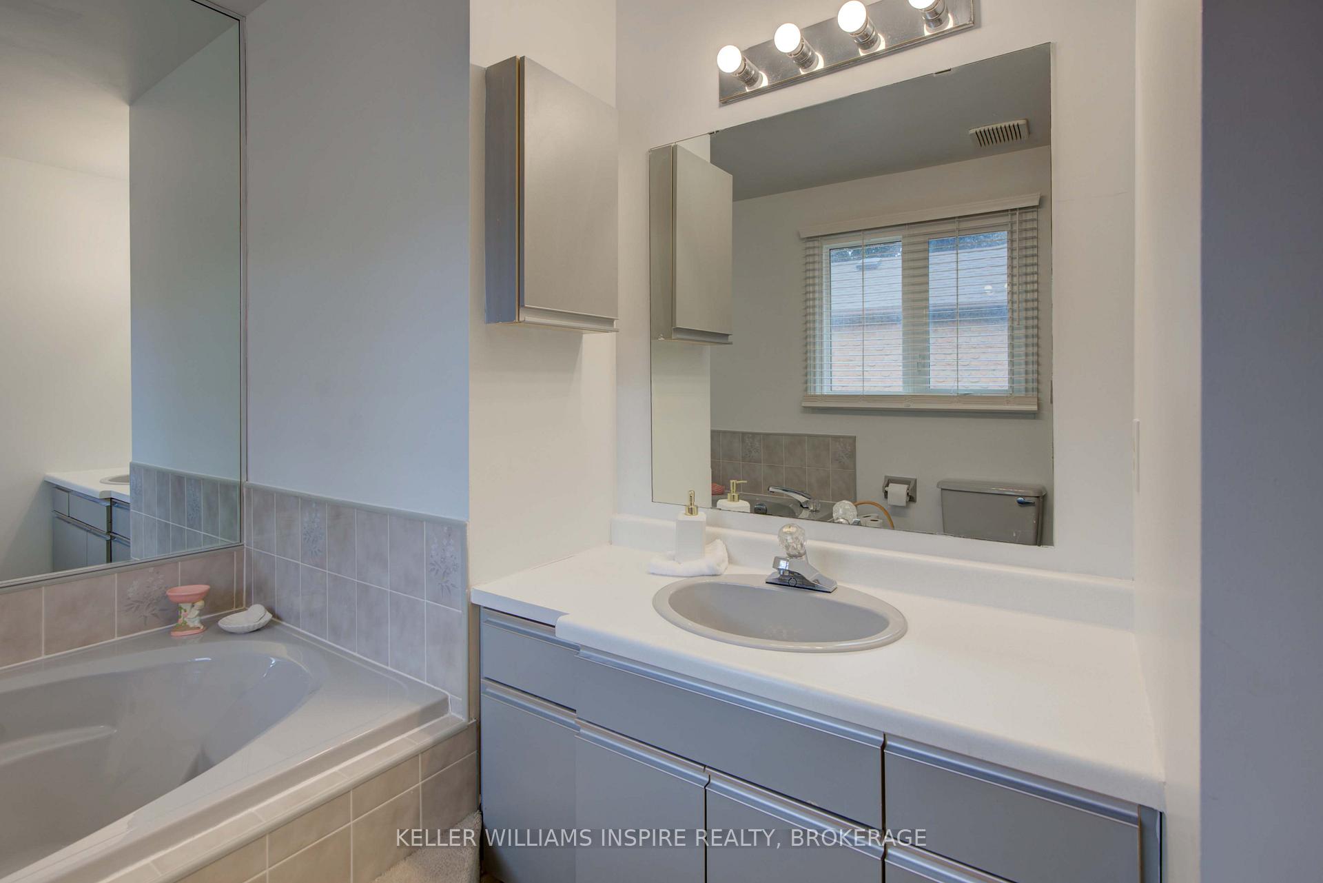 Photo 23 of 1056 Palmerston Crescent, Kingston, North of Taylor-Kidd Blvd — HOMEH