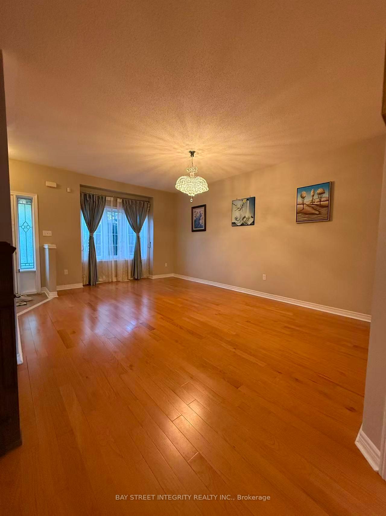 Photo 2 of 52 John Gary Drive, Markham, Village Green-South Unionville — HOMEH