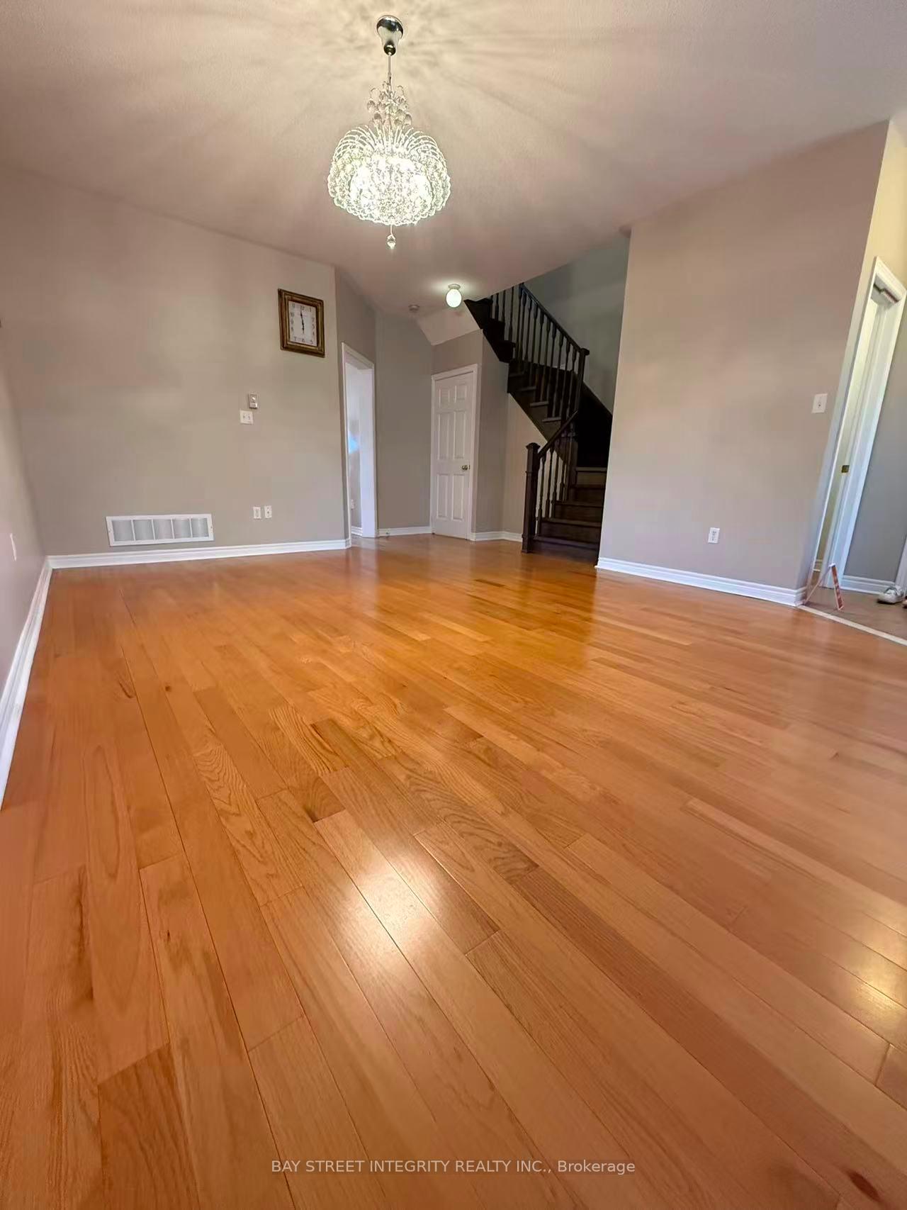 Photo 3 of 52 John Gary Drive, Markham, Village Green-South Unionville — HOMEH