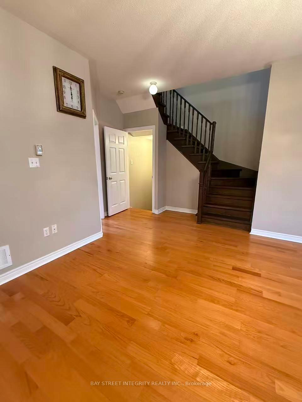 Photo 4 of 52 John Gary Drive, Markham, Village Green-South Unionville — HOMEH
