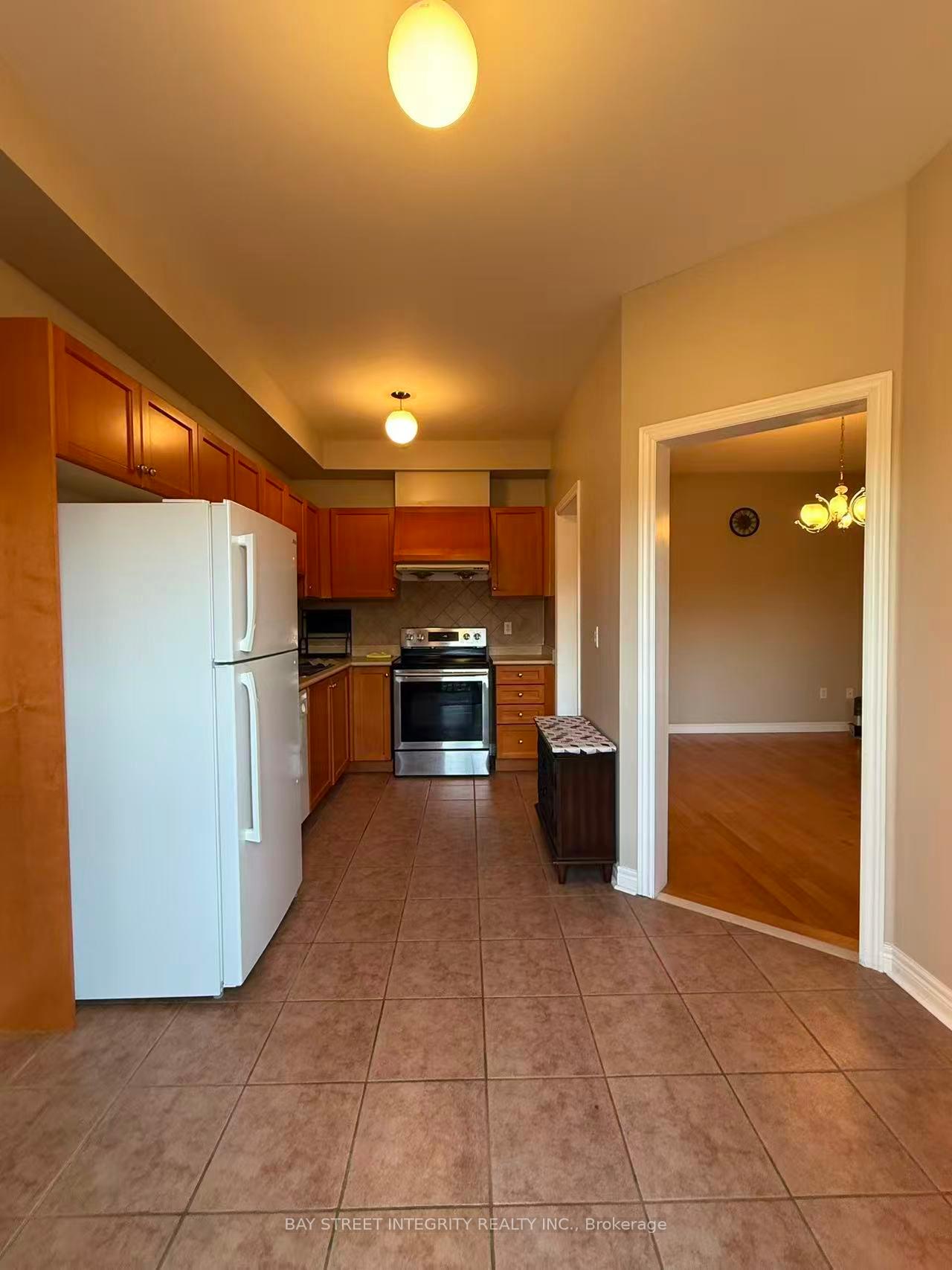 Photo 6 of 52 John Gary Drive, Markham, Village Green-South Unionville — HOMEH
