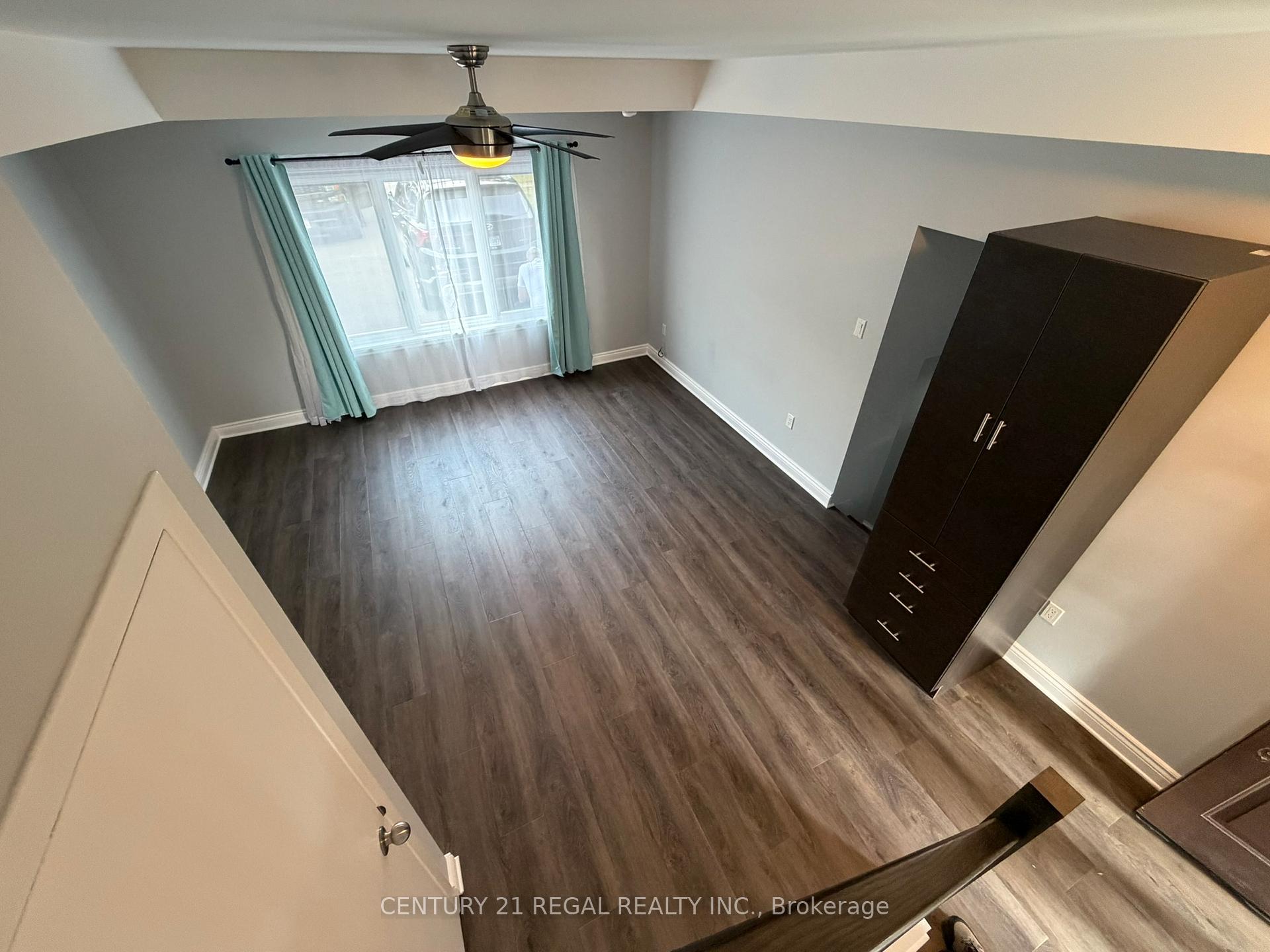 Photo 3 of Unit 1, 770 Applewood Crescent, Milton, Dorset Park — HOMEH