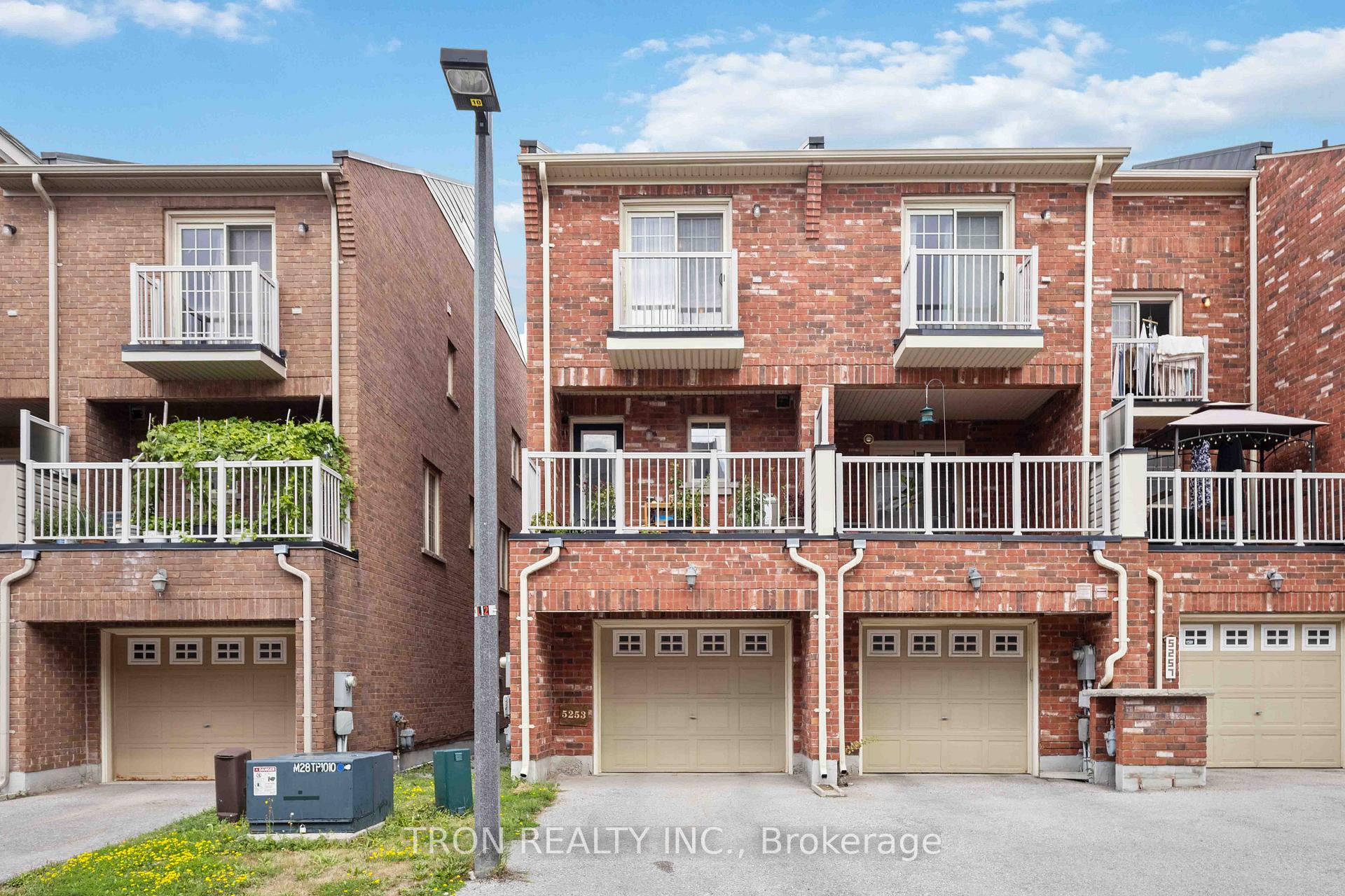 Photo 3 of 5253 Major Mackenzie Drive E, Markham, Berczy — HOMEH