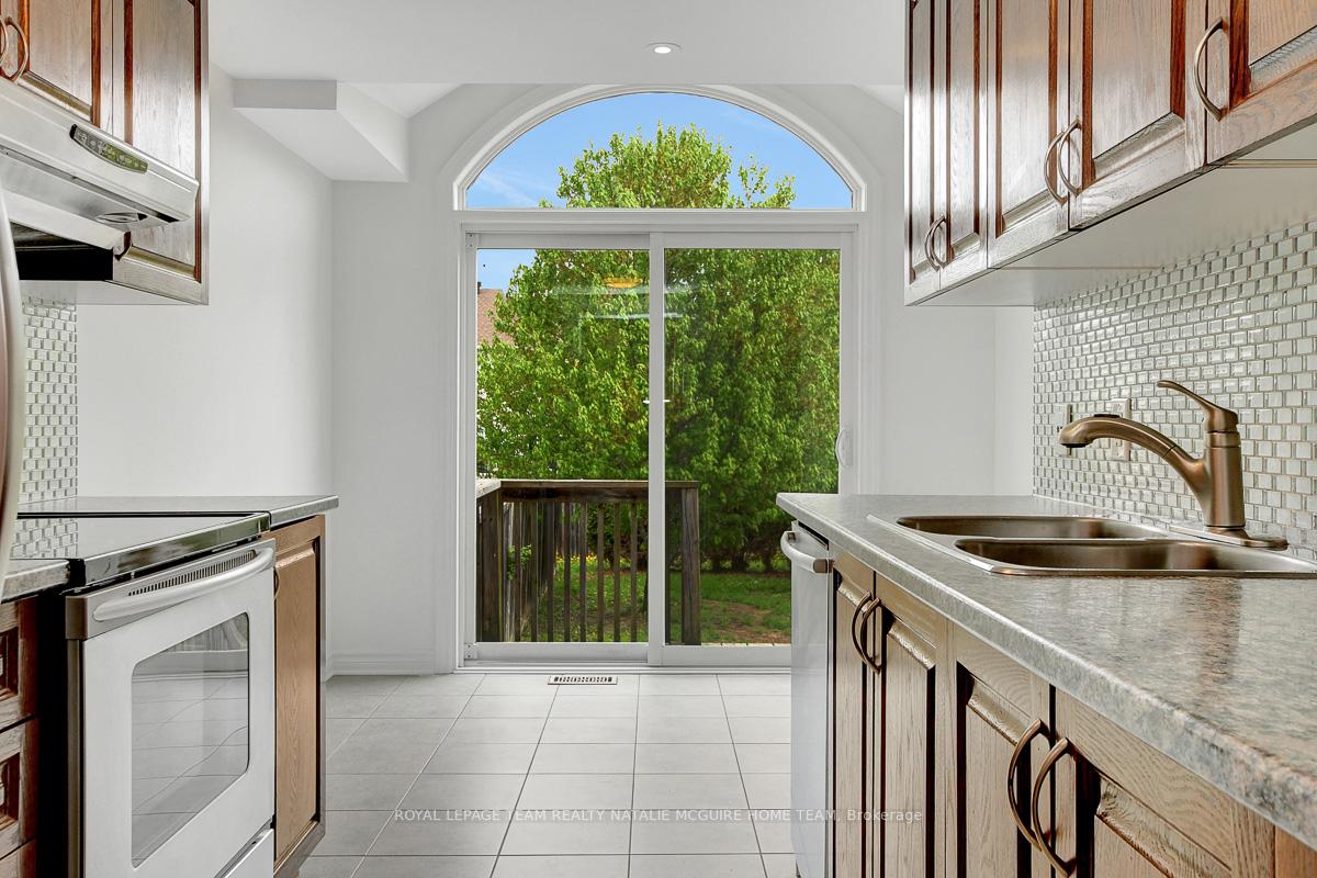 Photo 12 of 114 Woodmill Terrace, Ottawa, Kanata - Morgan's Grant/South March — HOMEH