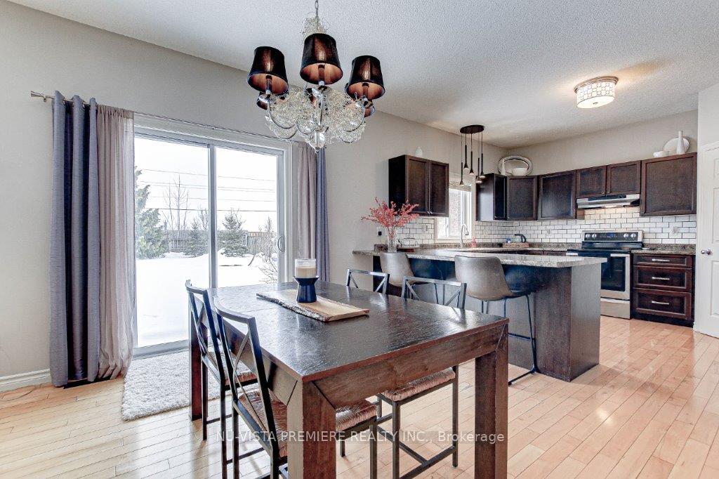 Photo 7 of 82 Woodlily Lane, Middlesex Centre, Ilderton — HOMEH