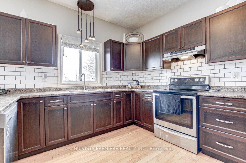 Photo 10 of 82 Woodlily Lane, Middlesex Centre, Ilderton — HOMEH