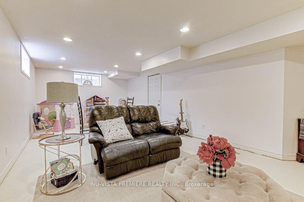 Photo 32 of 82 Woodlily Lane, Middlesex Centre, Ilderton — HOMEH