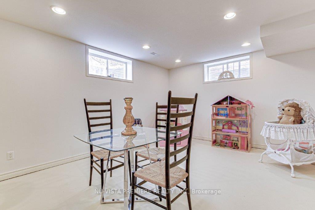 Photo 33 of 82 Woodlily Lane, Middlesex Centre, Ilderton — HOMEH
