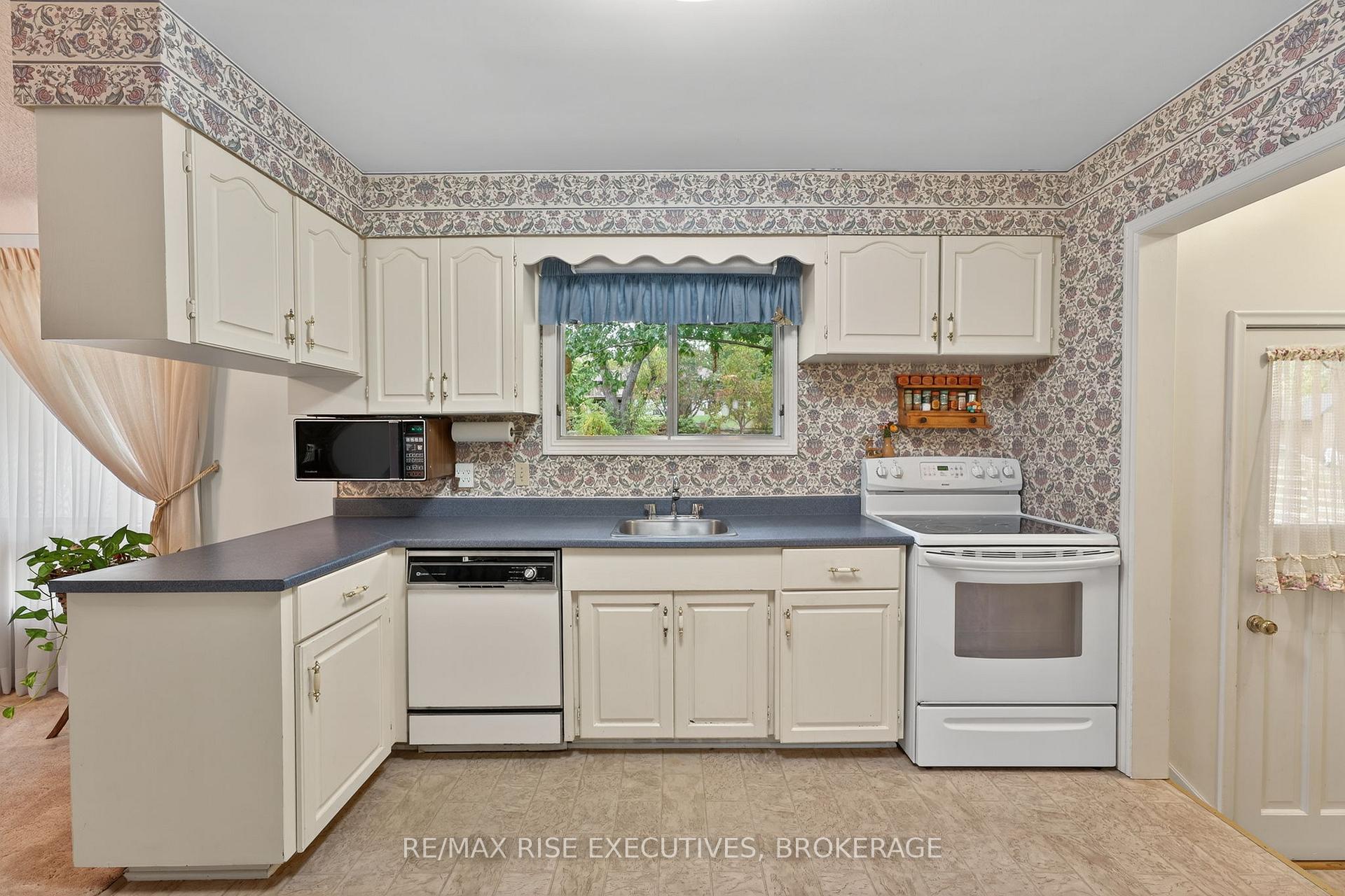 Photo 10 of 748 Mona Drive, Kingston, South of Taylor-Kidd Blvd — HOMEH