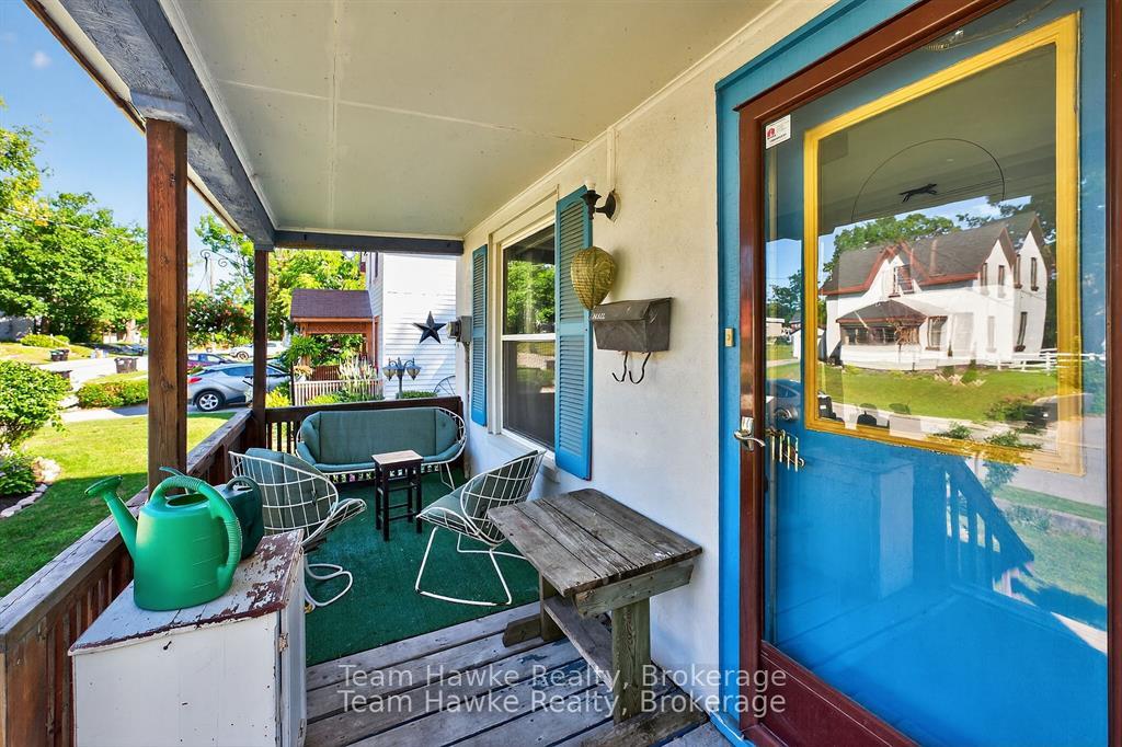 Photo 3 of 479 Queen Street, Midland — HOMEH