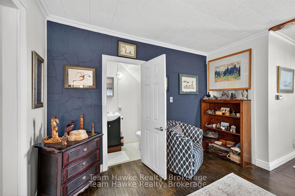 Photo 11 of 479 Queen Street, Midland — HOMEH