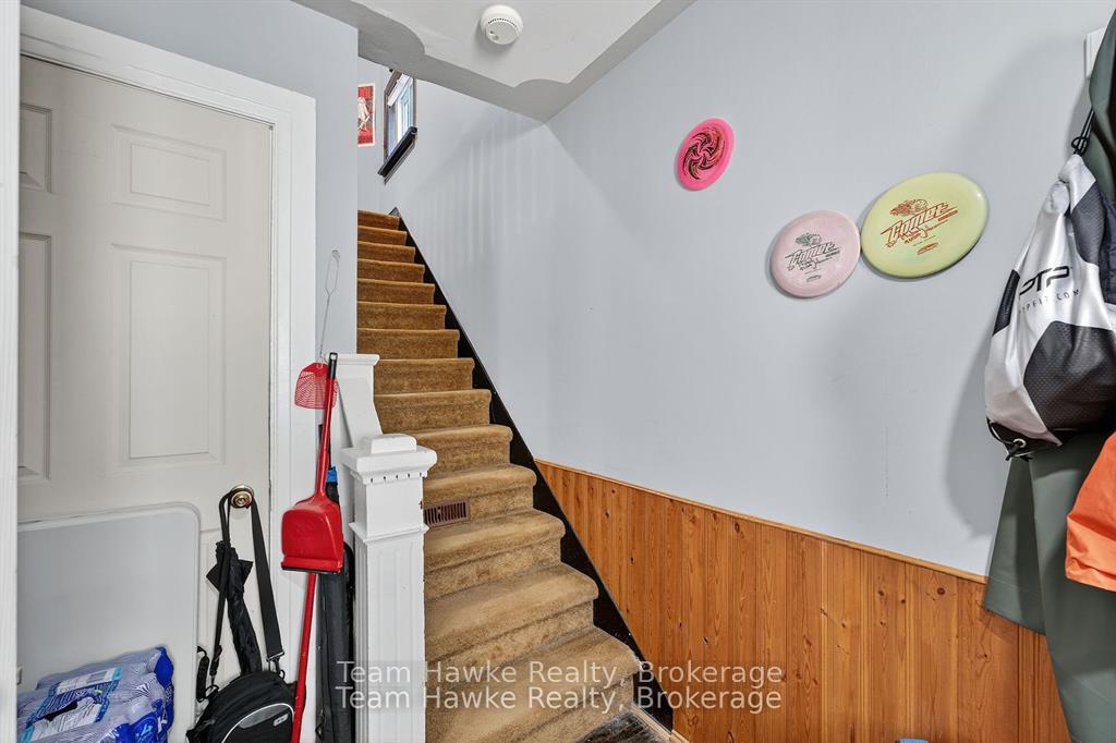 Photo 17 of 479 Queen Street, Midland — HOMEH