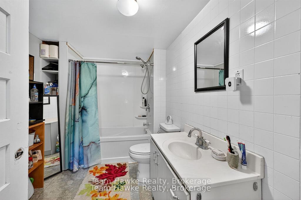 Photo 23 of 479 Queen Street, Midland — HOMEH