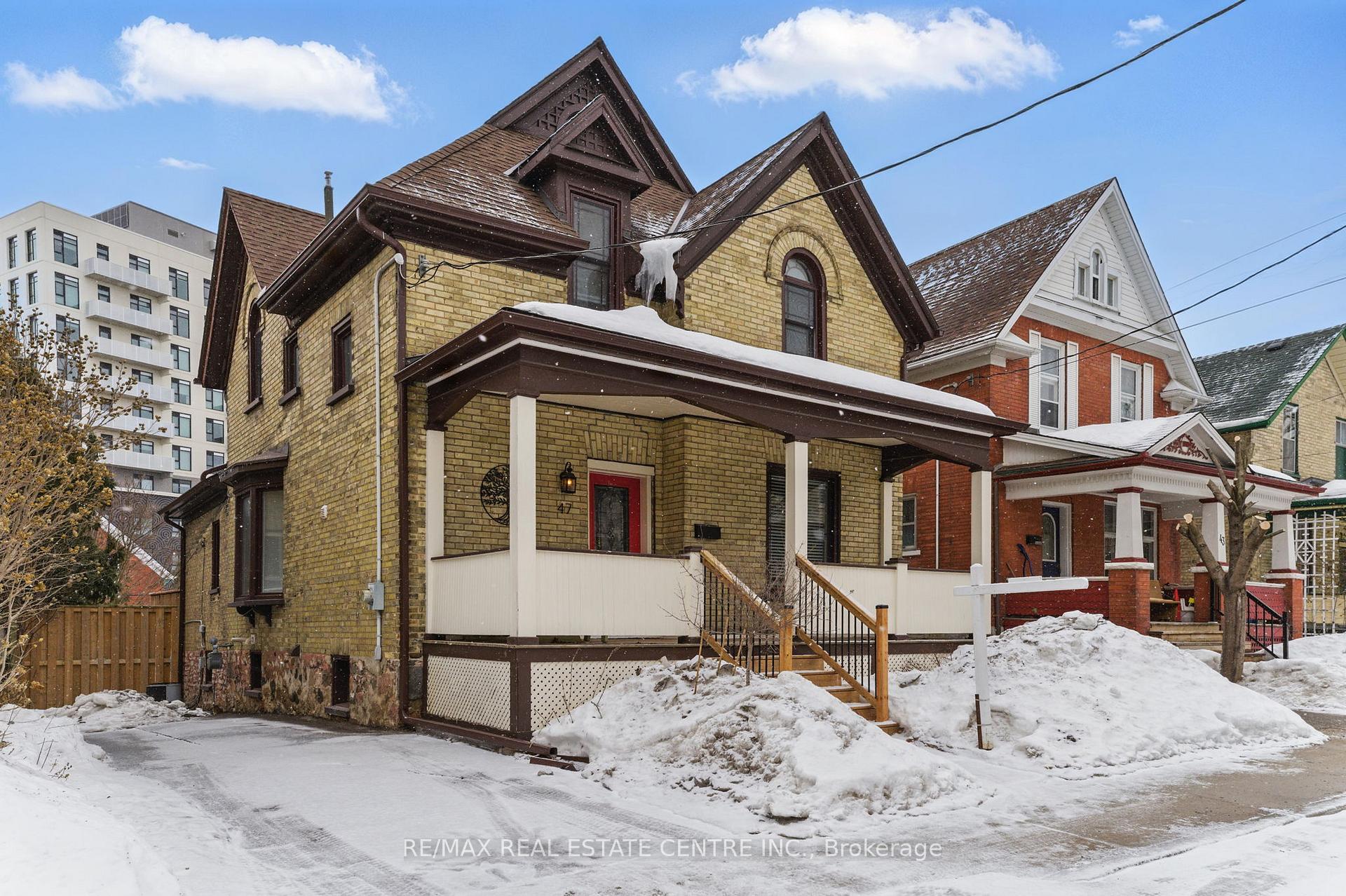 Photo 2 of 47 Irvin Street, Kitchener — HOMEH