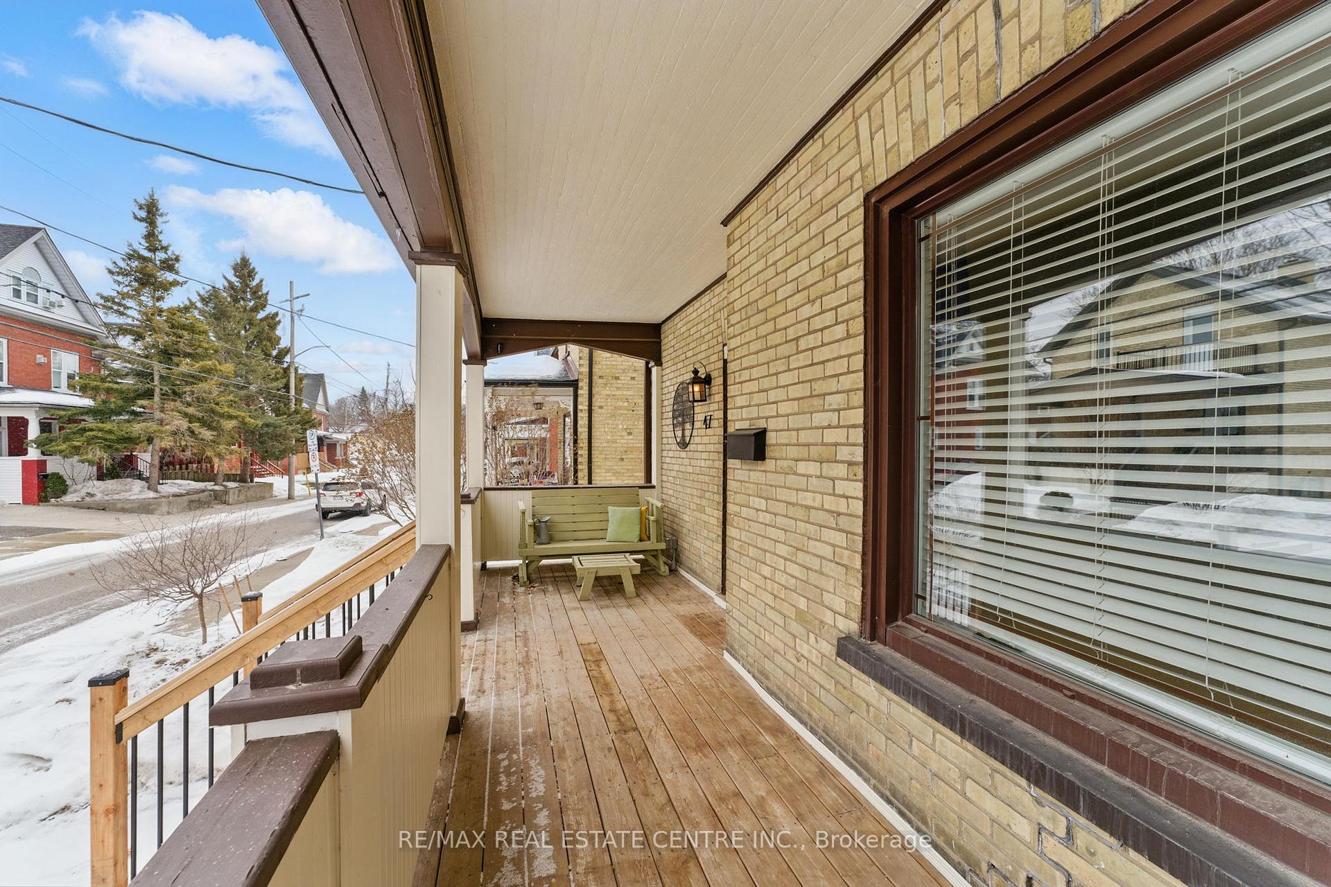 Photo 4 of 47 Irvin Street, Kitchener — HOMEH
