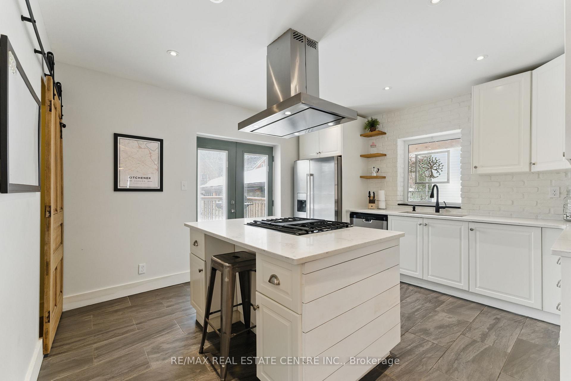 Photo 13 of 47 Irvin Street, Kitchener — HOMEH