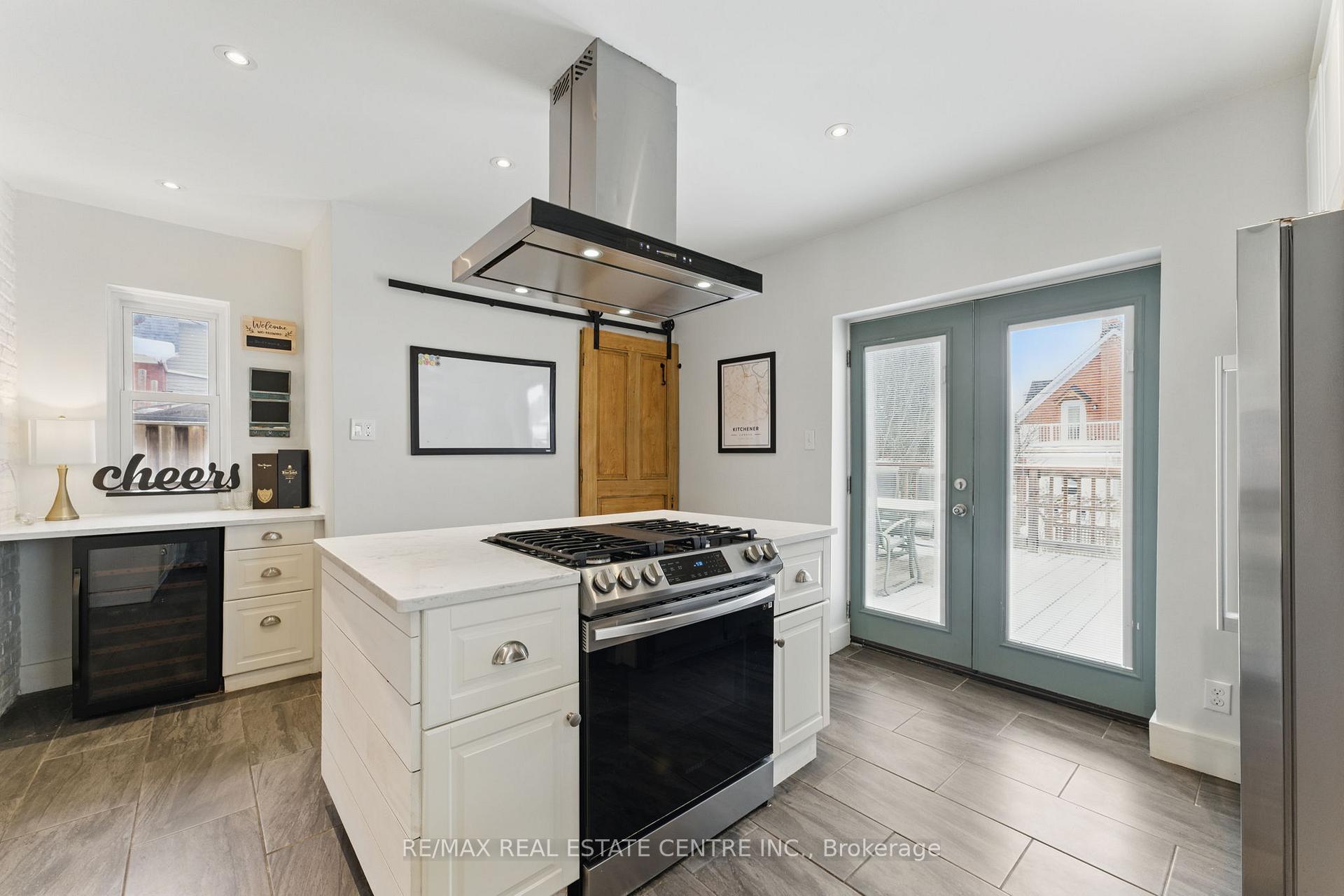 Photo 15 of 47 Irvin Street, Kitchener — HOMEH