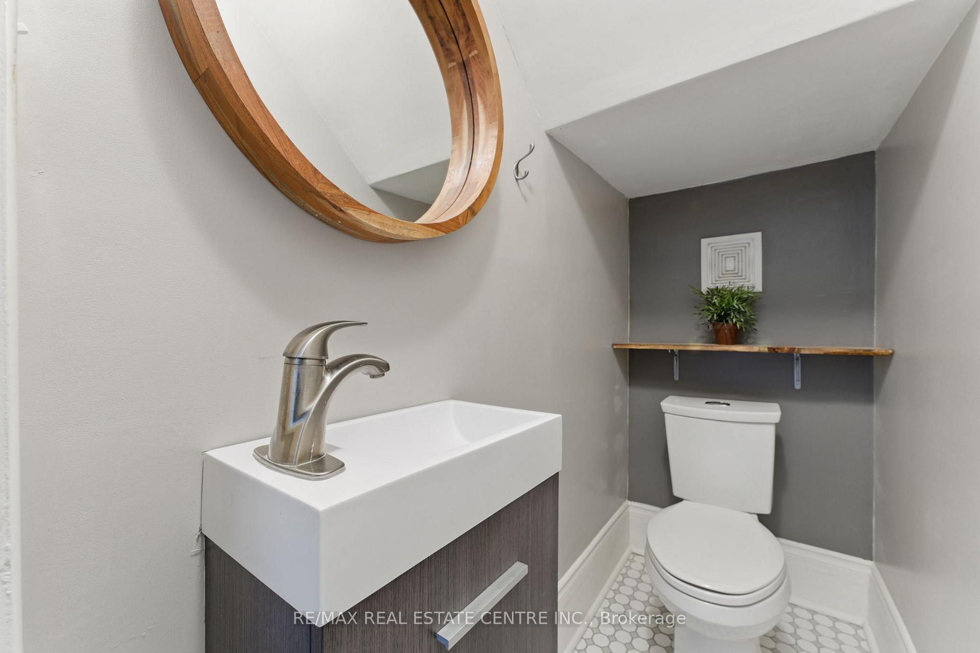 Photo 18 of 47 Irvin Street, Kitchener — HOMEH
