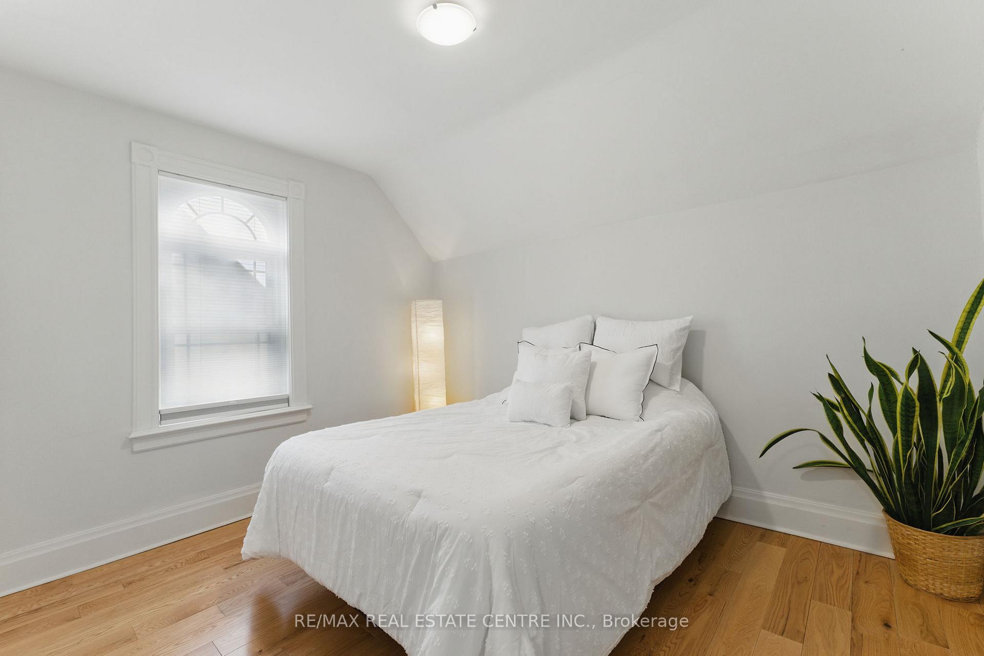 Photo 22 of 47 Irvin Street, Kitchener — HOMEH