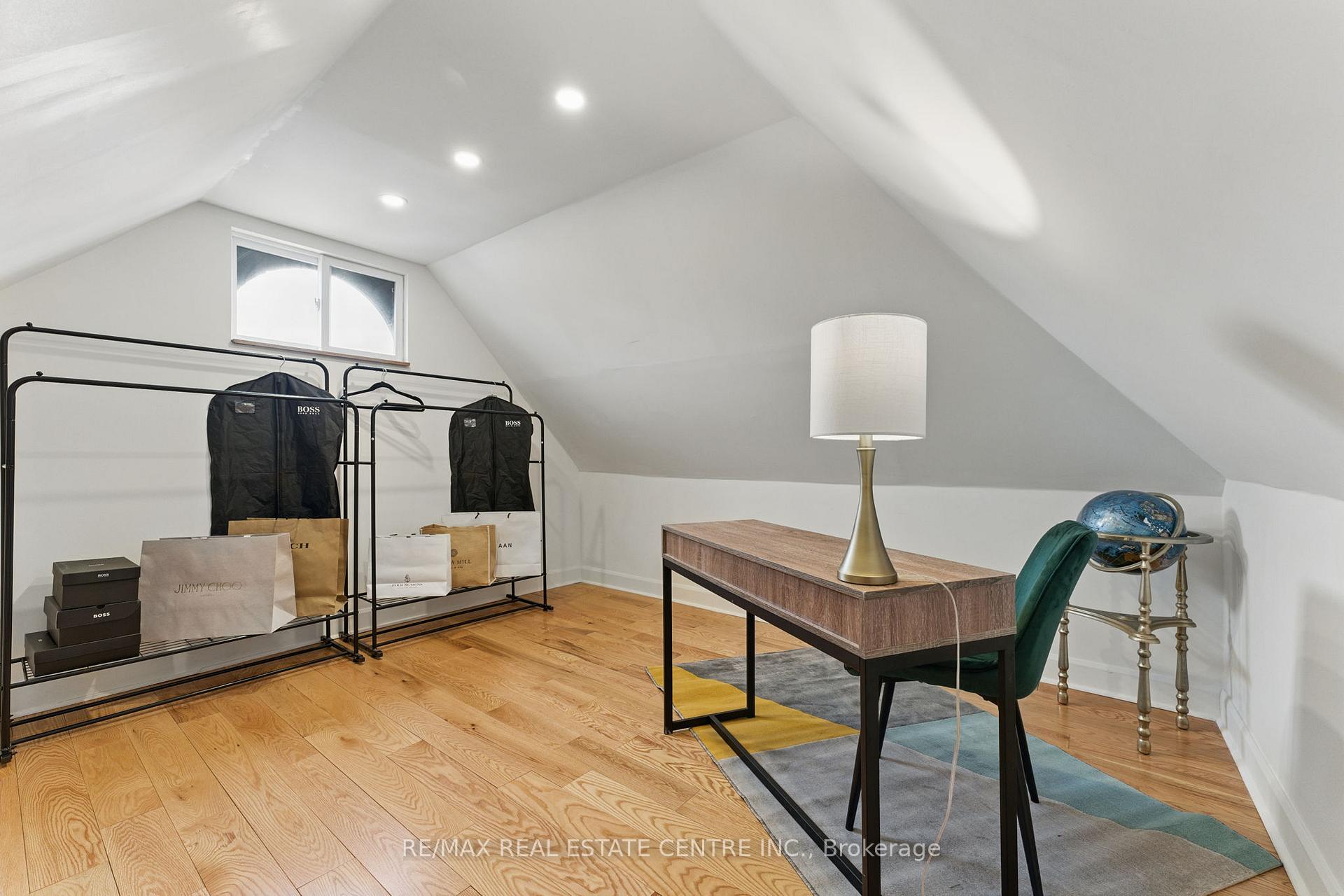 Photo 26 of 47 Irvin Street, Kitchener — HOMEH