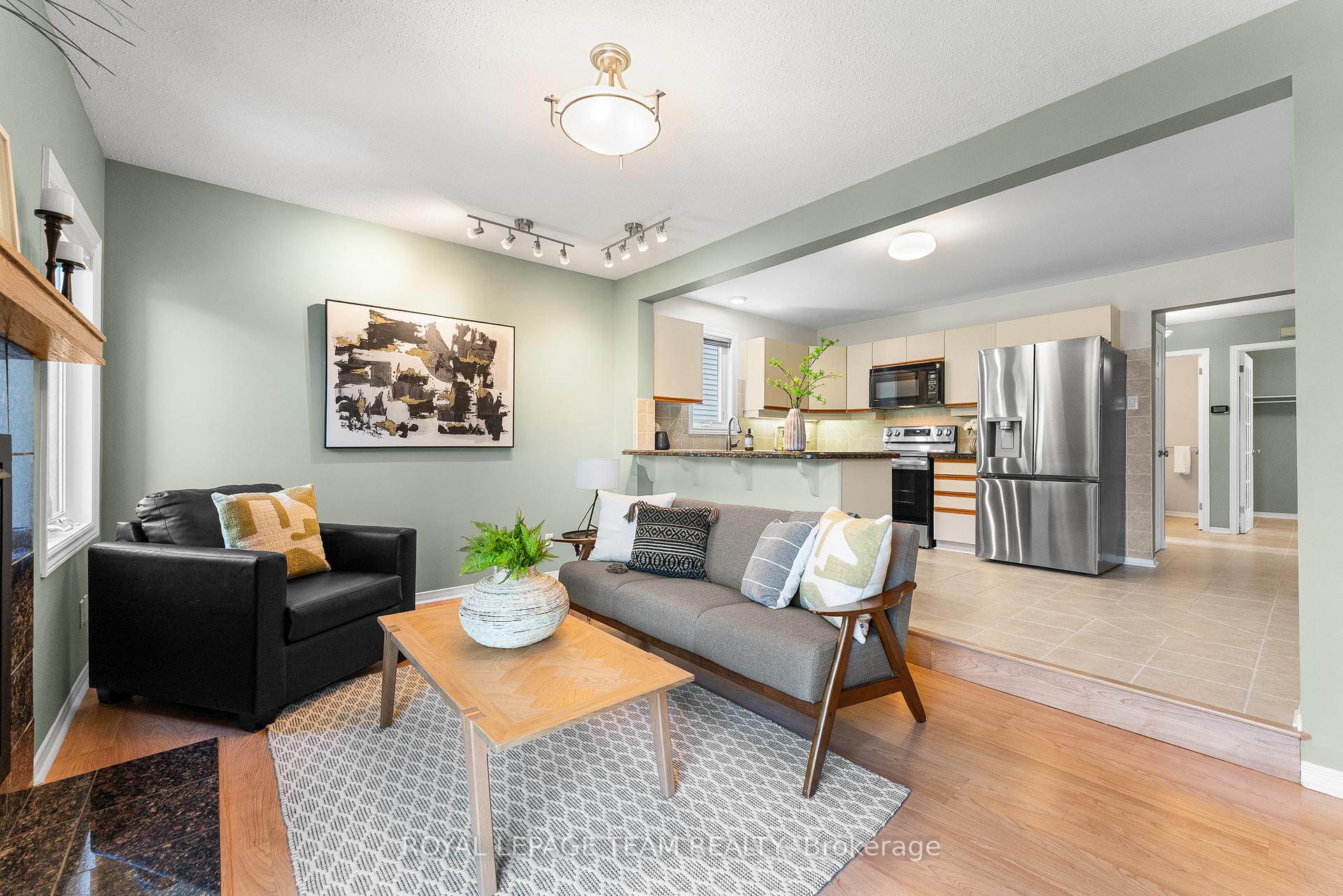 Photo 14 of 13 Saddlehorn Crescent, Ottawa, Kanata - Bridlewood — HOMEH