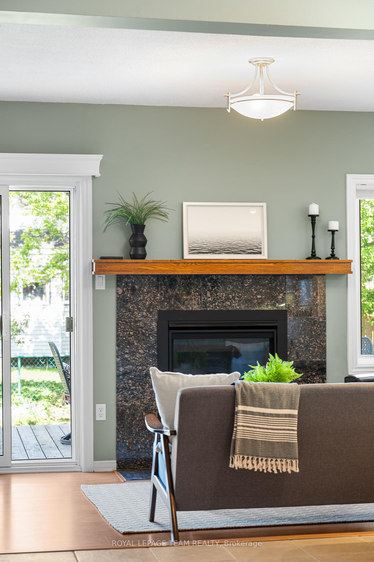 Photo 15 of 13 Saddlehorn Crescent, Ottawa, Kanata - Bridlewood — HOMEH