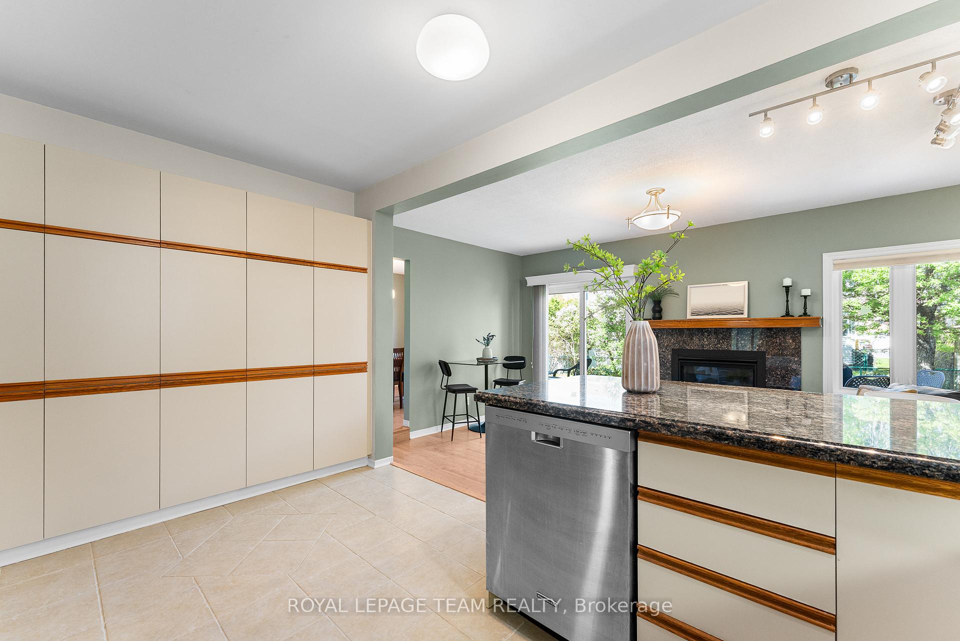 Photo 17 of 13 Saddlehorn Crescent, Ottawa, Kanata - Bridlewood — HOMEH