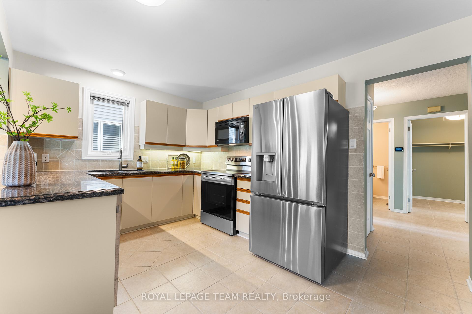 Photo 18 of 13 Saddlehorn Crescent, Ottawa, Kanata - Bridlewood — HOMEH