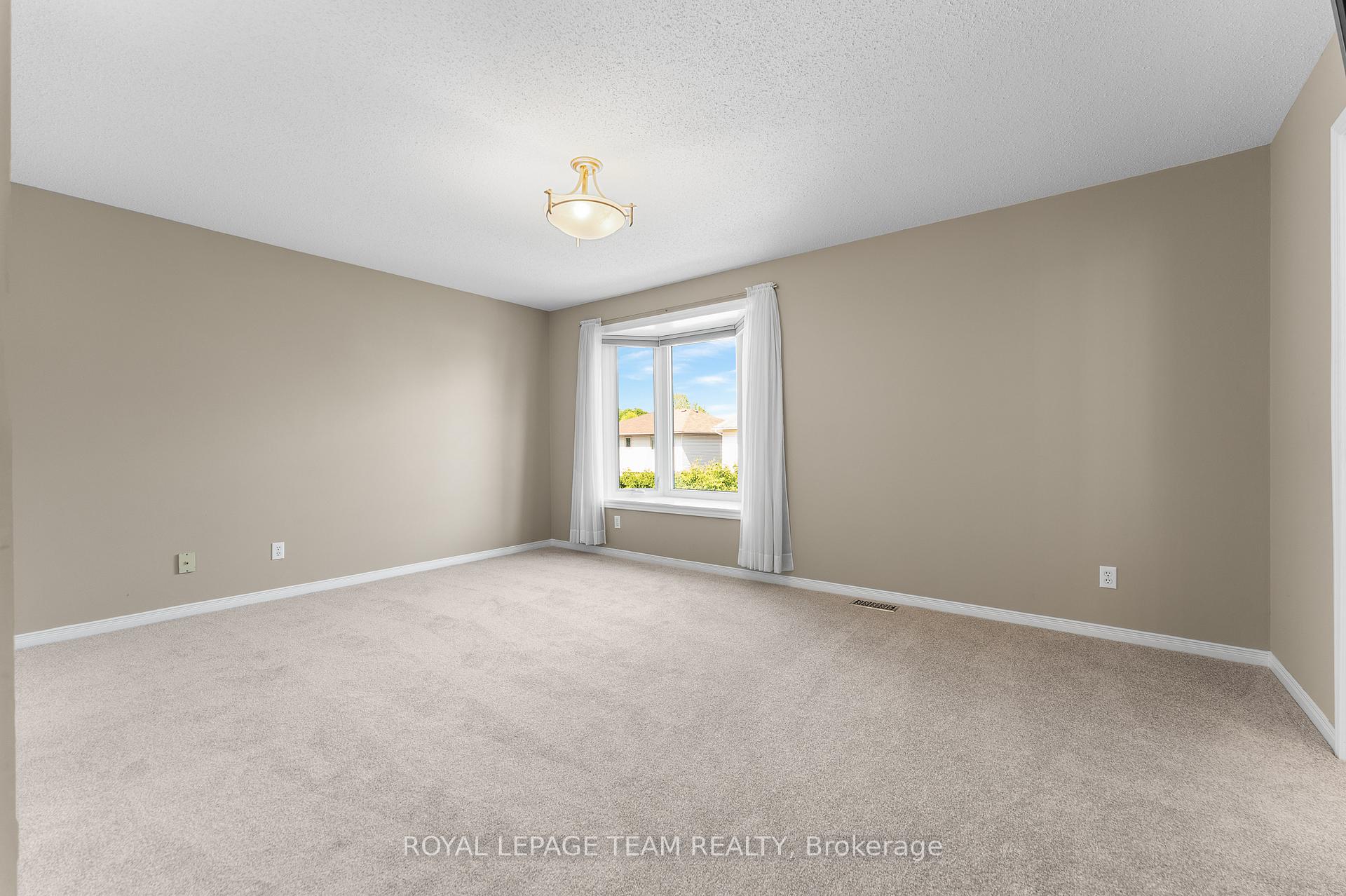 Photo 24 of 13 Saddlehorn Crescent, Ottawa, Kanata - Bridlewood — HOMEH