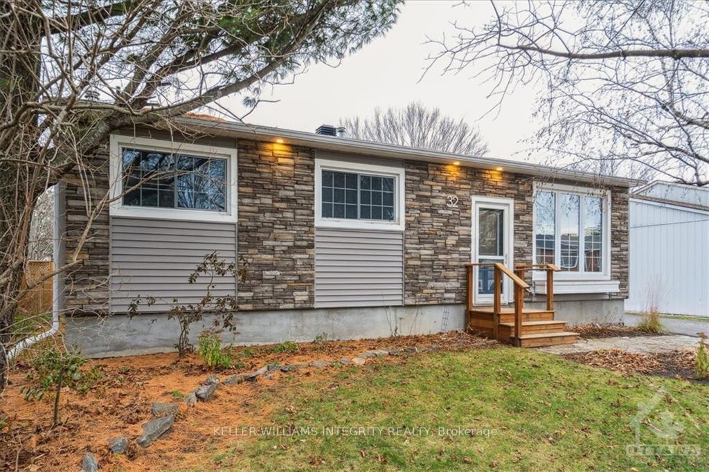 Photo 2 of Unit A, 32 Uxbridge Crescent, Ottawa, Kanata - Glencairn/Hazeldean — HOMEH
