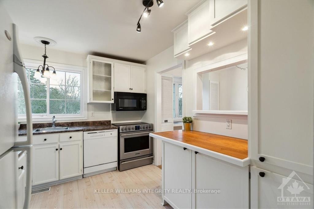 Photo 5 of Unit A, 32 Uxbridge Crescent, Ottawa, Kanata - Glencairn/Hazeldean — HOMEH