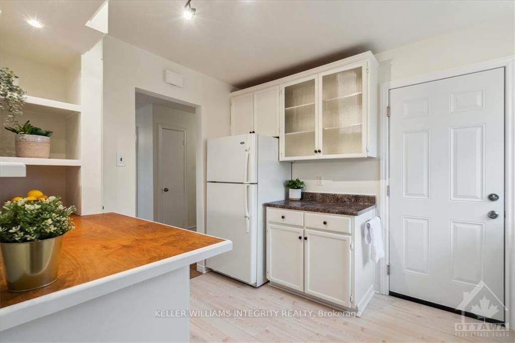 Photo 6 of Unit A, 32 Uxbridge Crescent, Ottawa, Kanata - Glencairn/Hazeldean — HOMEH