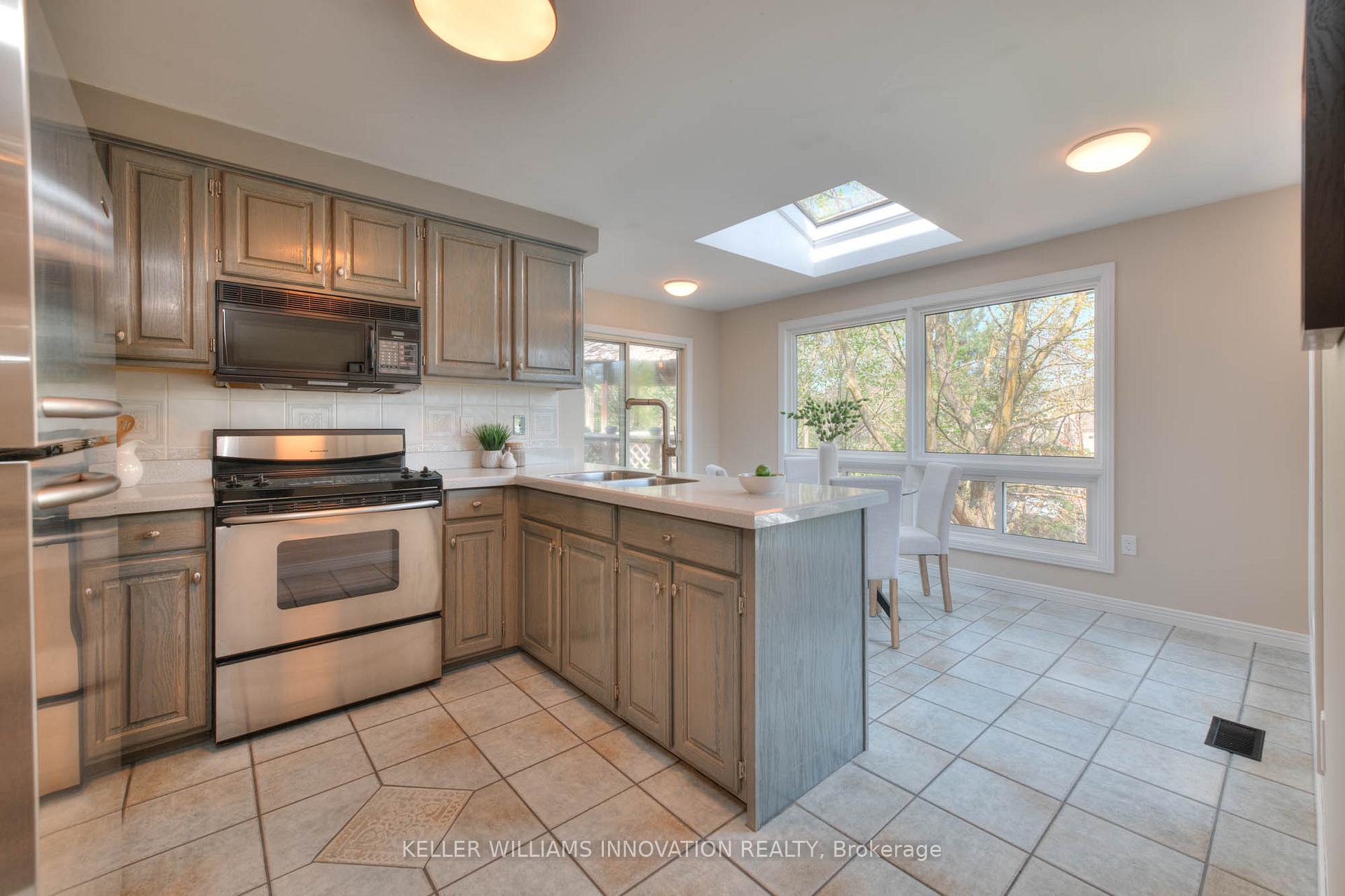Photo 7 of 69 Manitoulin Crescent, Kitchener — HOMEH