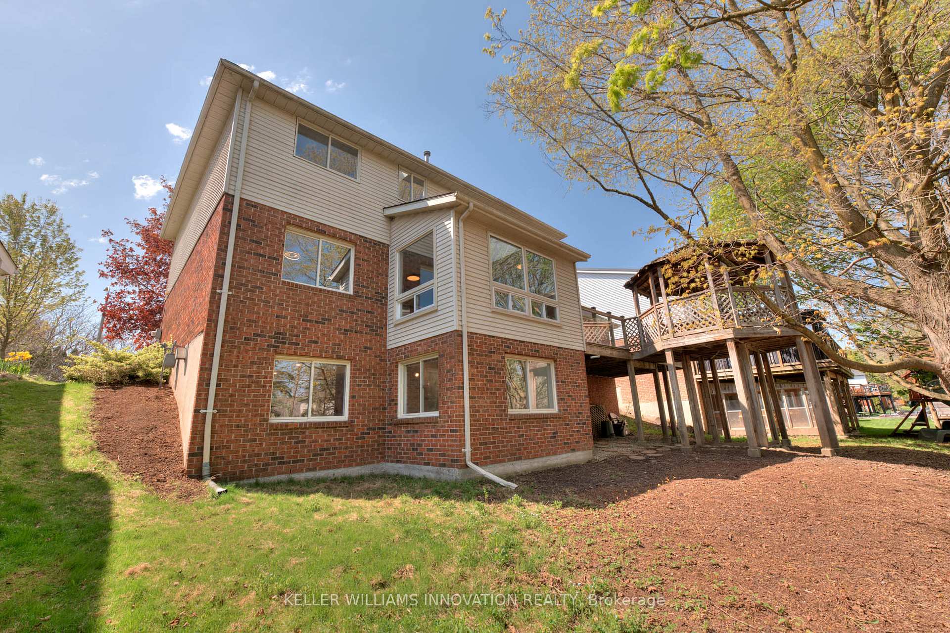 Photo 44 of 69 Manitoulin Crescent, Kitchener — HOMEH
