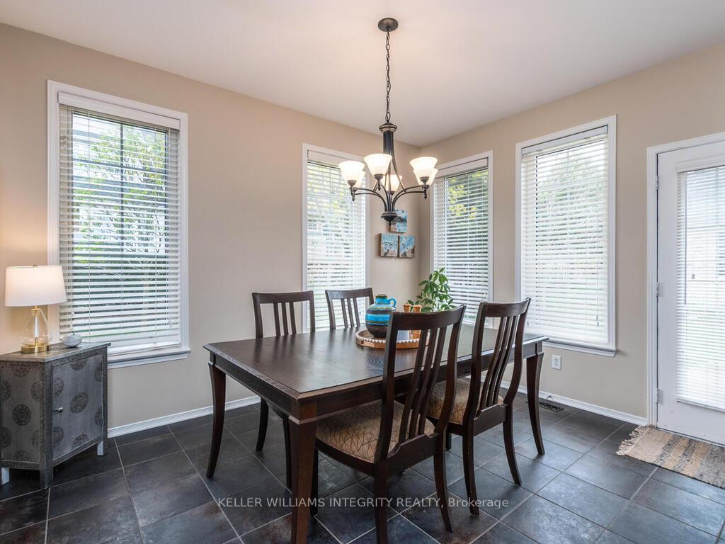Photo 17 of 27 Sawchuk Terrace, Ottawa, Kanata - Kanata Lakes/Heritage Hills — HOMEH