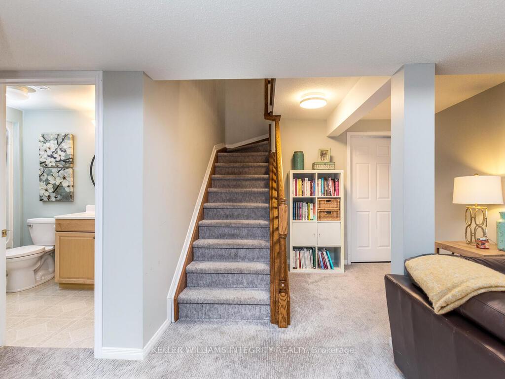 Photo 24 of 27 Sawchuk Terrace, Ottawa, Kanata - Kanata Lakes/Heritage Hills — HOMEH
