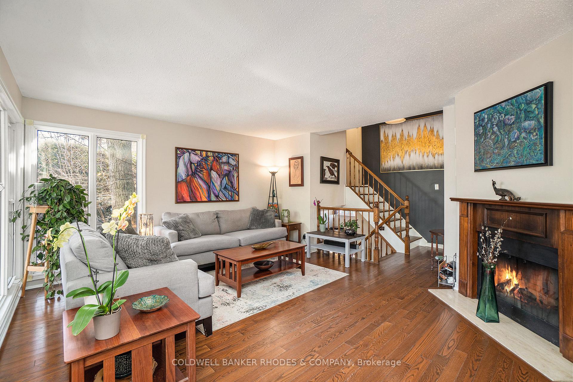 Photo 5 of 19 Inuvik Crescent, Ottawa, Kanata - Katimavik — HOMEH