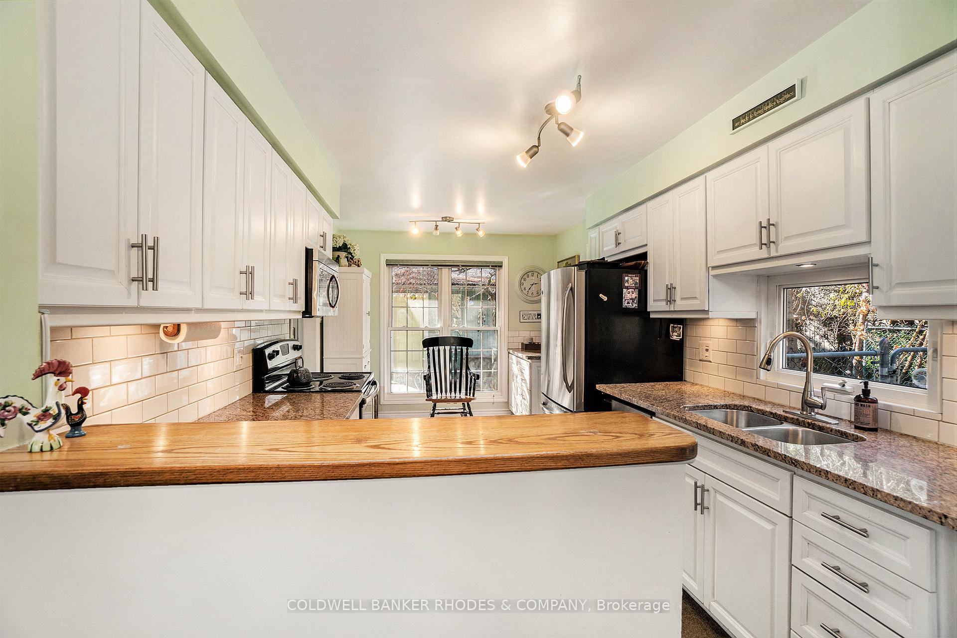 Photo 10 of 19 Inuvik Crescent, Ottawa, Kanata - Katimavik — HOMEH