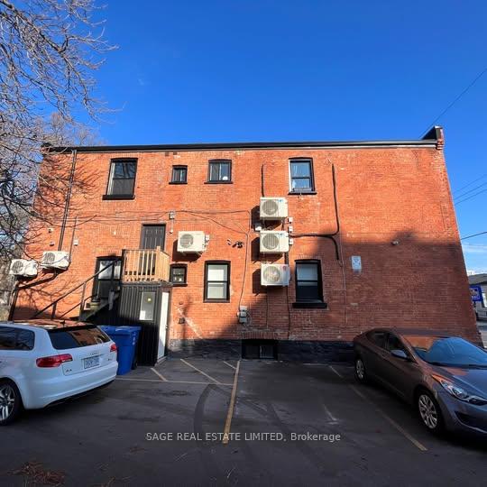 Photo 3 of Unit 6, 90 Locke Street S, Hamilton, Kirkendall — HOMEH