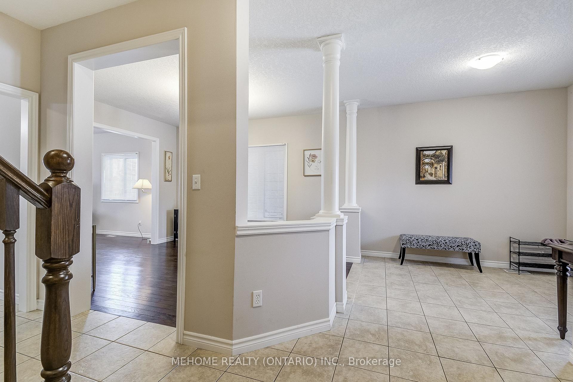 Photo 5 of 63 Huck Crescent, Kitchener — HOMEH