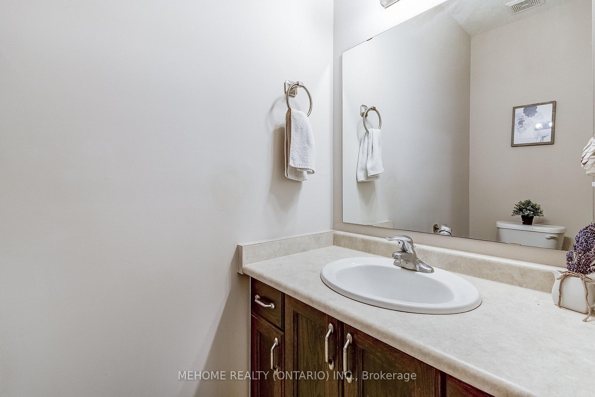 Photo 8 of 63 Huck Crescent, Kitchener — HOMEH