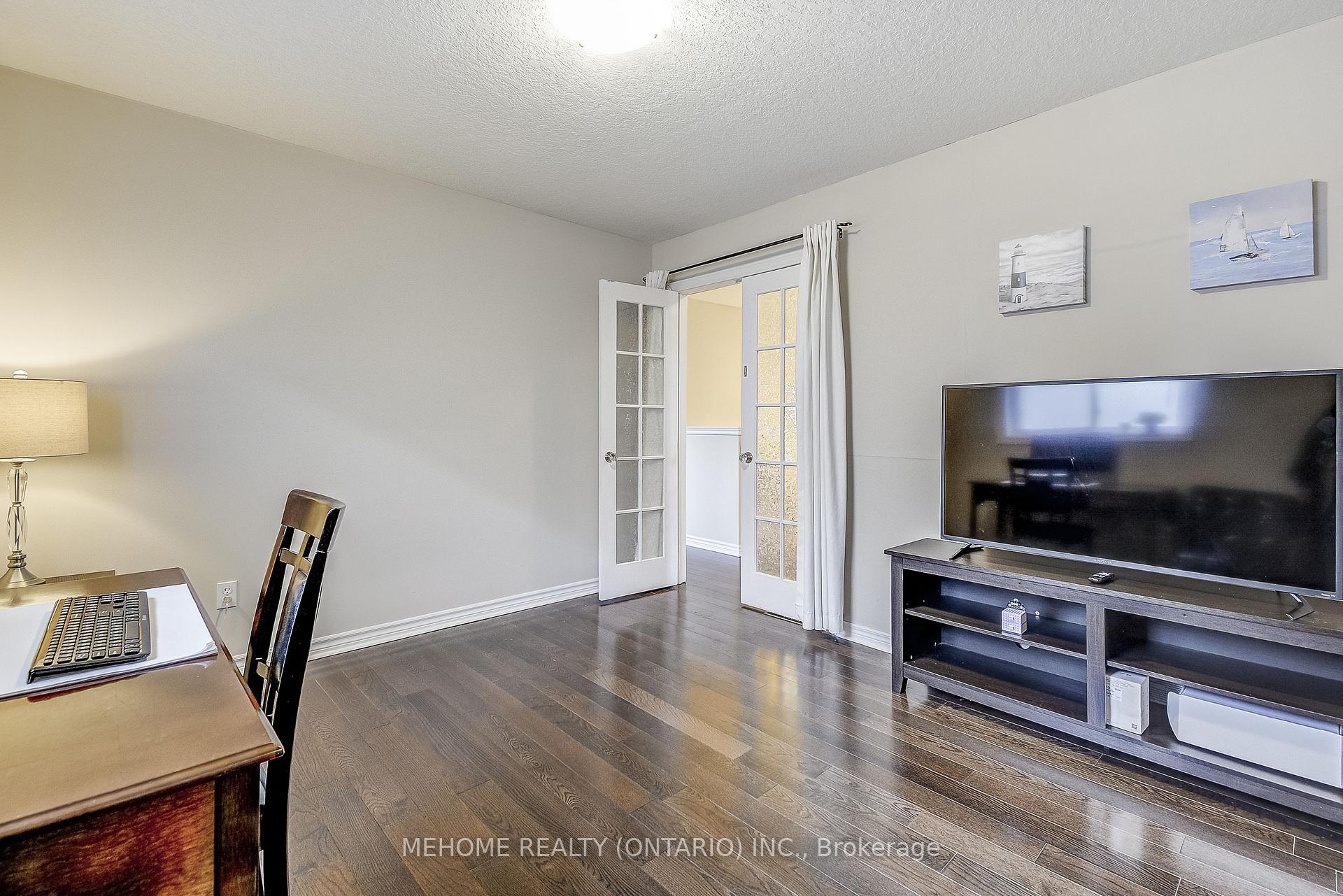 Photo 21 of 63 Huck Crescent, Kitchener — HOMEH