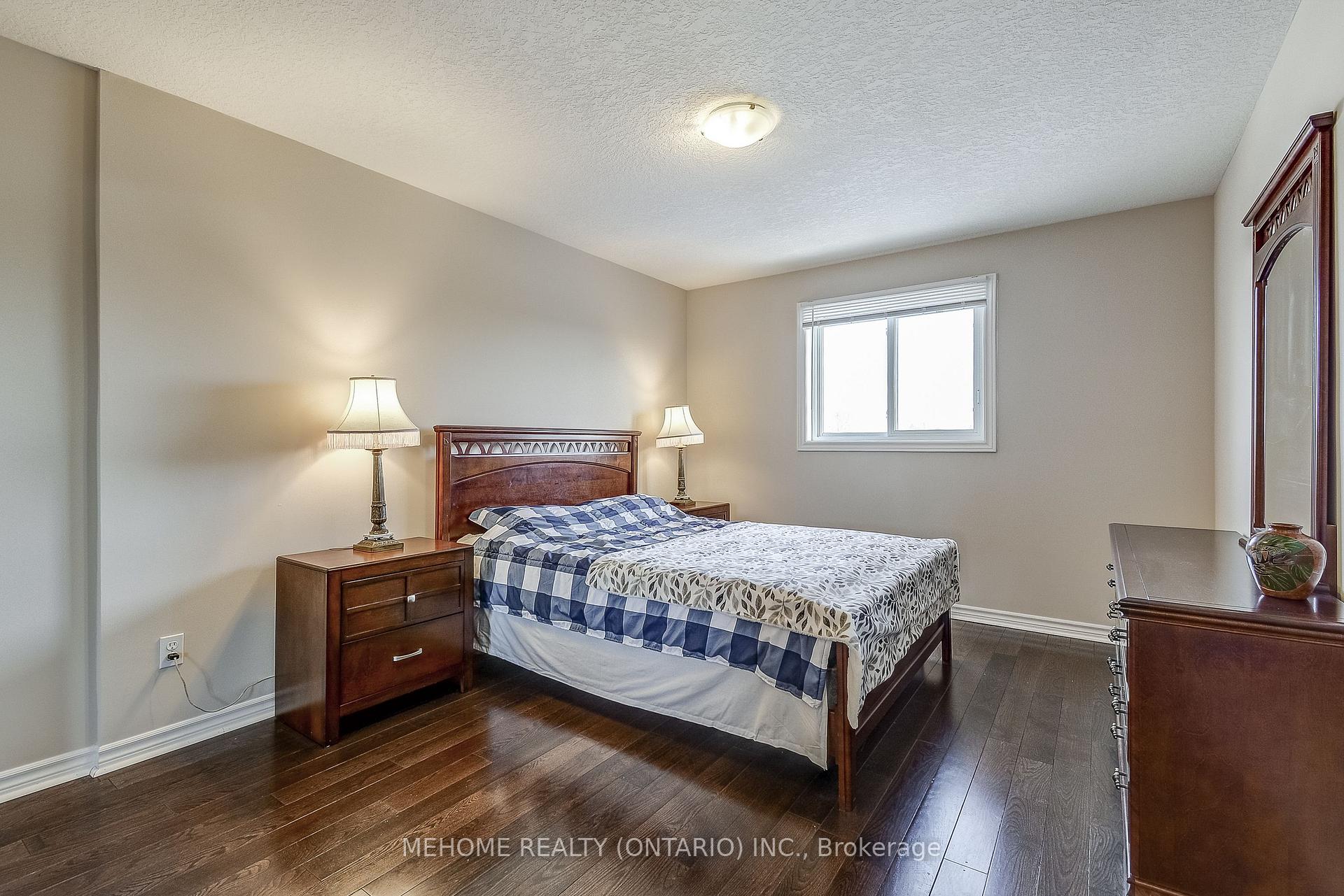 Photo 23 of 63 Huck Crescent, Kitchener — HOMEH